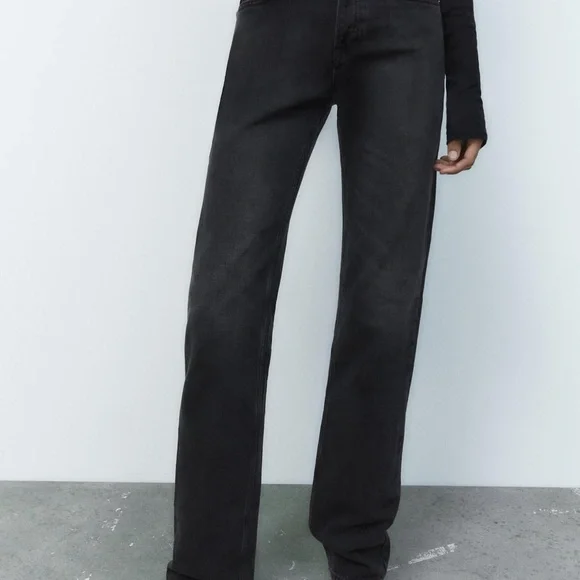 ❌SOLD❌ Zara Black Straight Fit High Rise 100% Cotton Button fly Closure Jeans - Picture 2 of 11